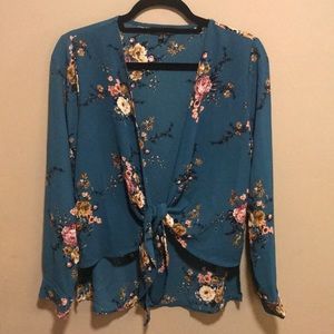 Fashion nova tie up floral shirt